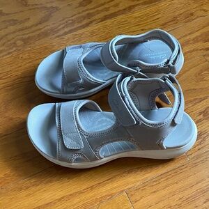 Clarks Mira Bay Sandals Sz 6
